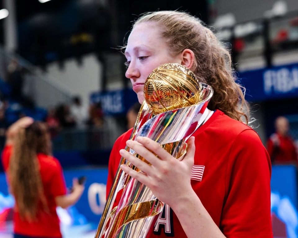 美洲杯选手发挥出色，荣膺最佳MVP的简单介绍