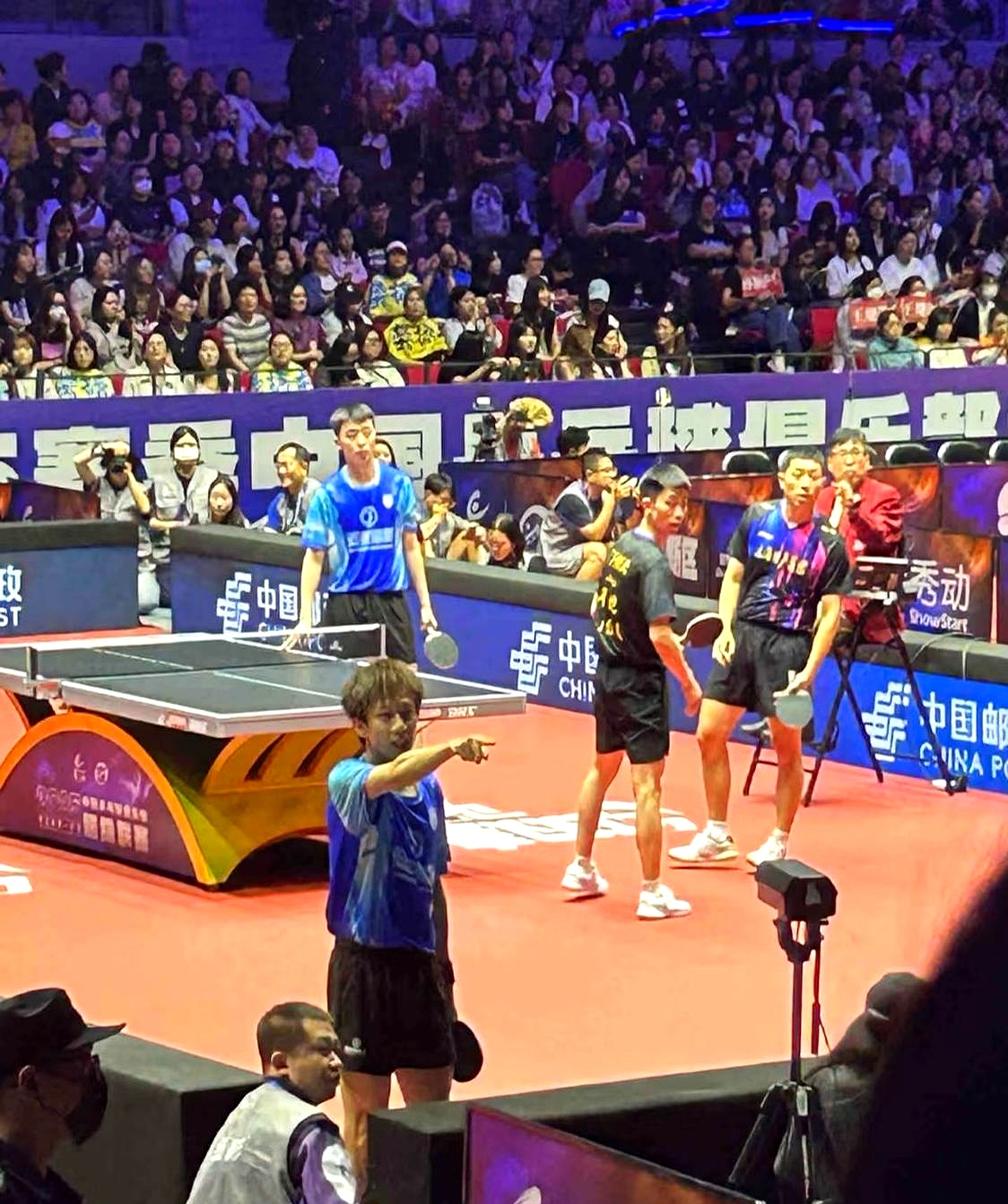 爱游戏娱乐-球星爆发！乒乓球赛场再现神级操作