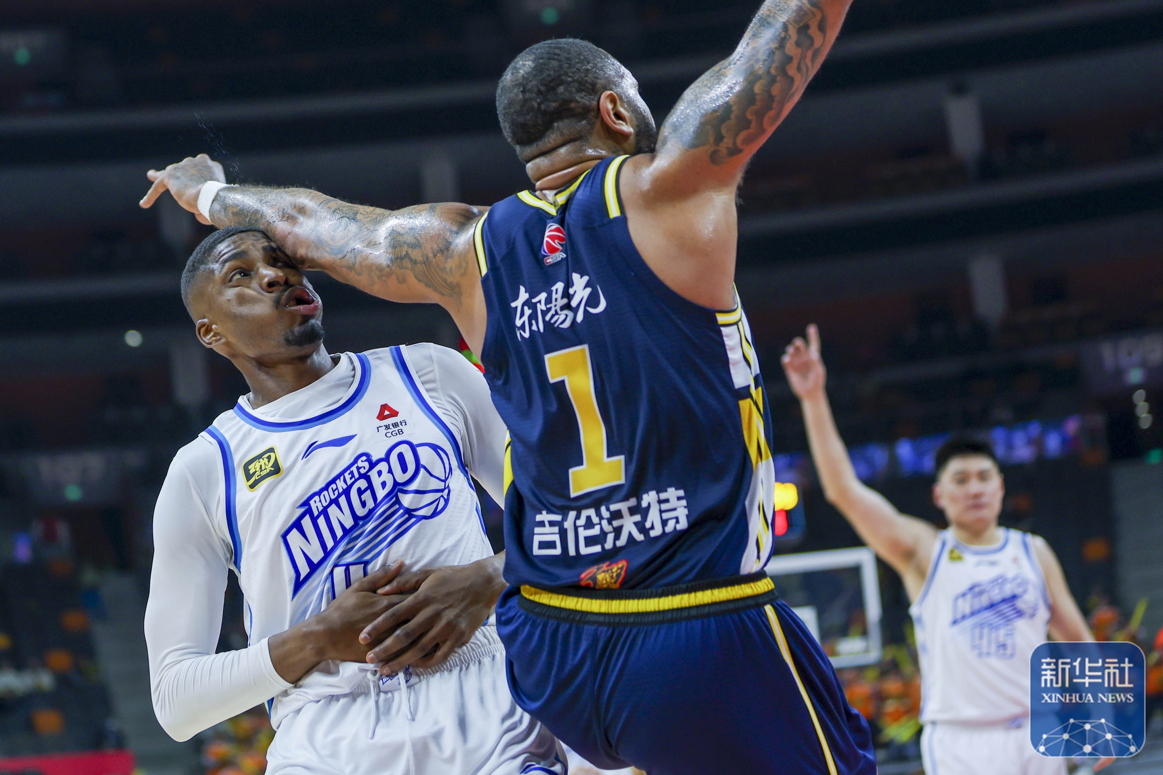 山东队轻取深圳队,约基奇扛起全队 山东队轻取深圳队,约基奇扛起全队