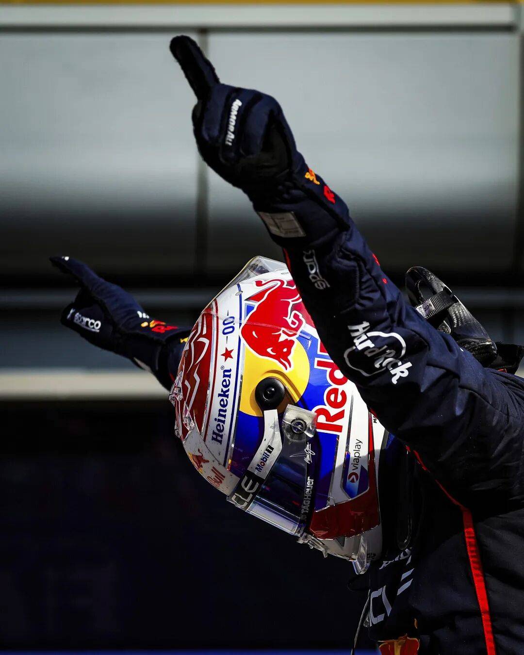 红牛车队险胜红牛二队，诺里斯状态火热