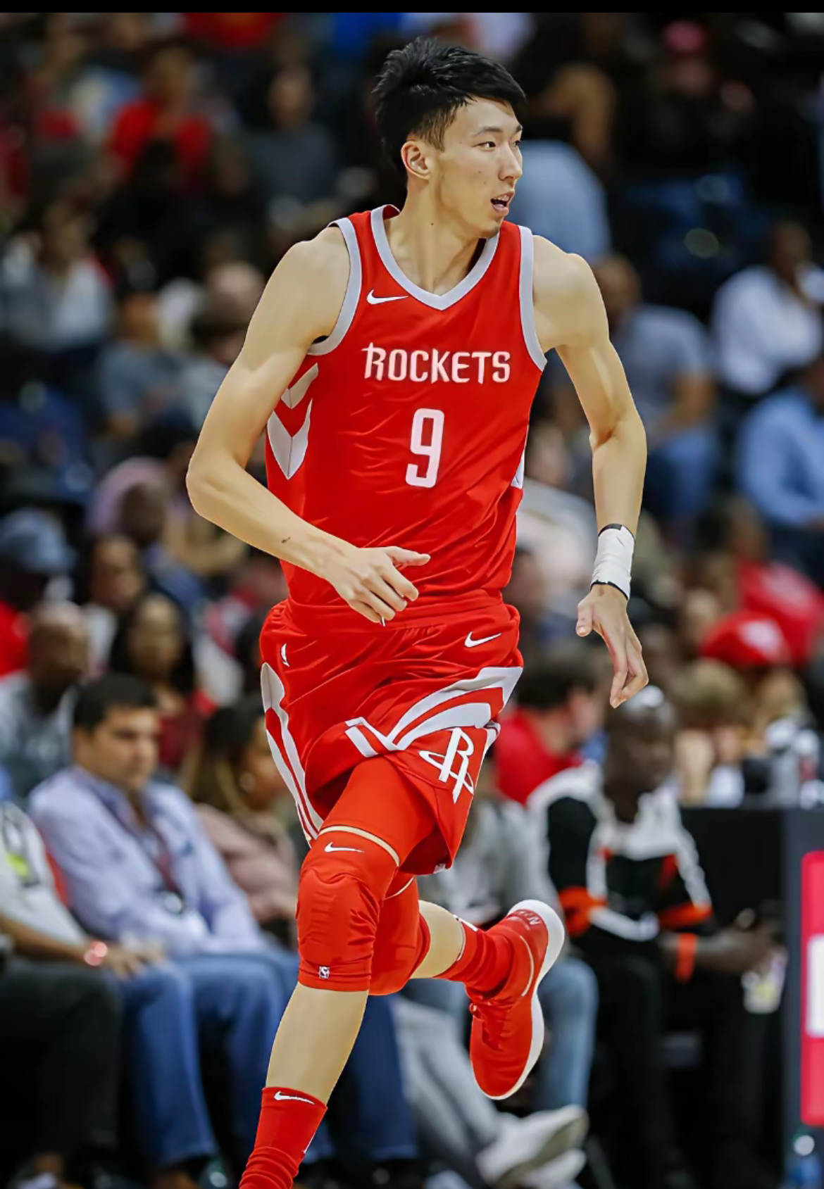 爵士横扫江苏队，周琦惊艳四座