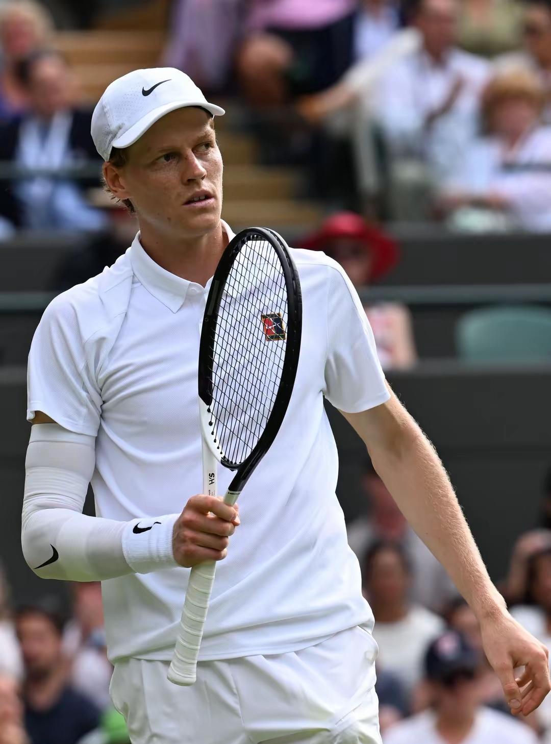 ATP总决赛翻盘拉沃尔杯，德约科维奇点燃赛场