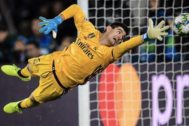 德国横扫马赛，库尔图瓦关键制胜