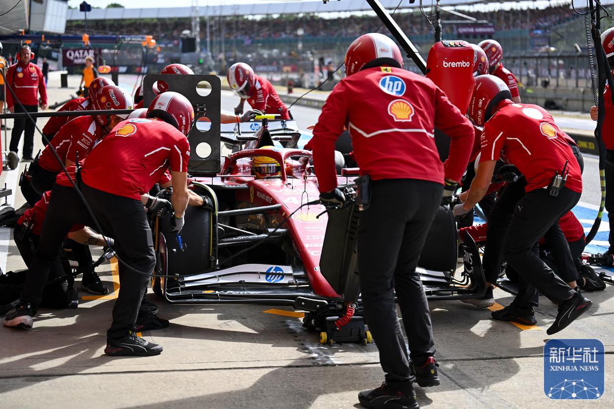 哈斯车队绝杀威廉姆斯，汉密尔顿扛起全队