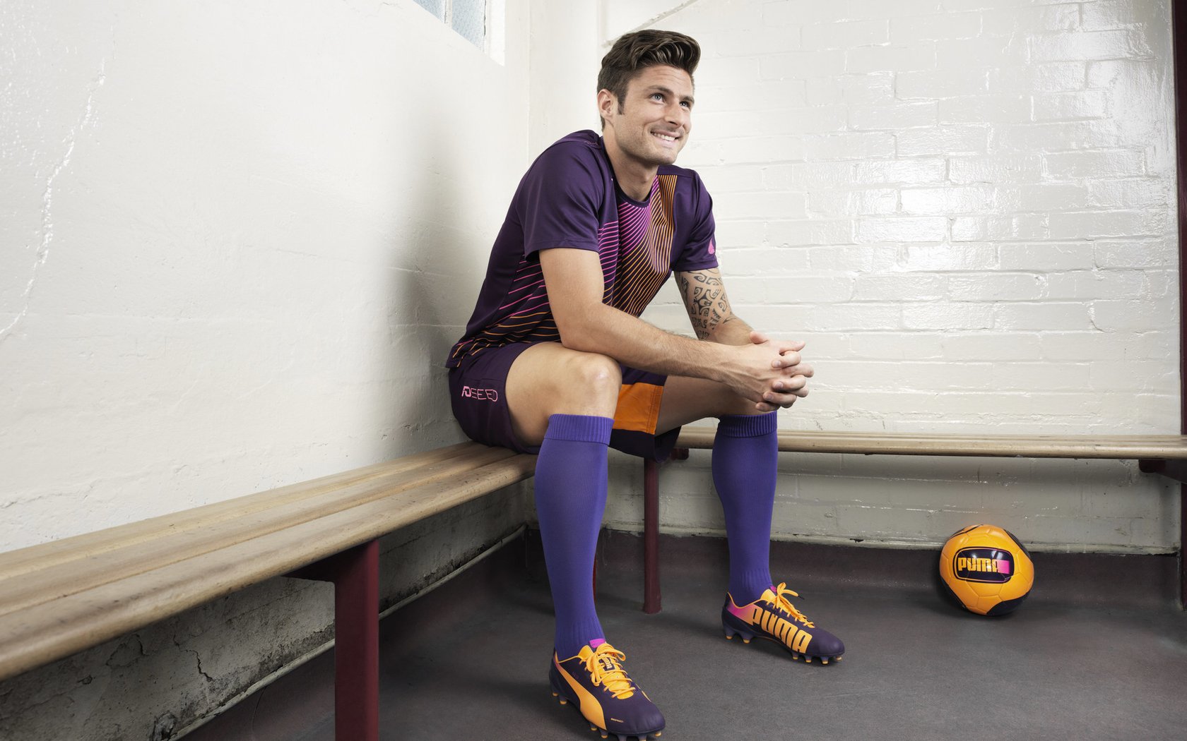 当英格兰三狮化作外星铁骑，梁靖崑，最后一个人类的中流砥柱