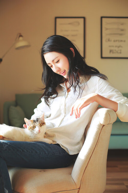 佩雷兹状态火热，法拉利险胜哈斯车队