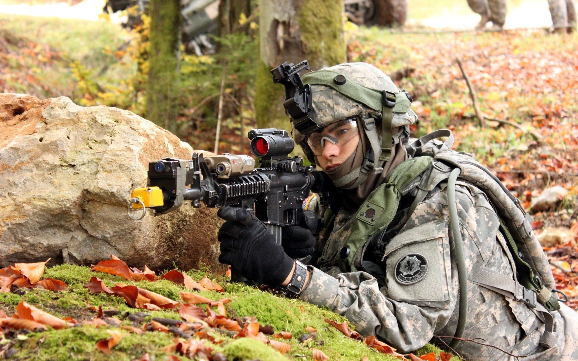 从圣西罗到卑尔根,一个足球周末的双重奏