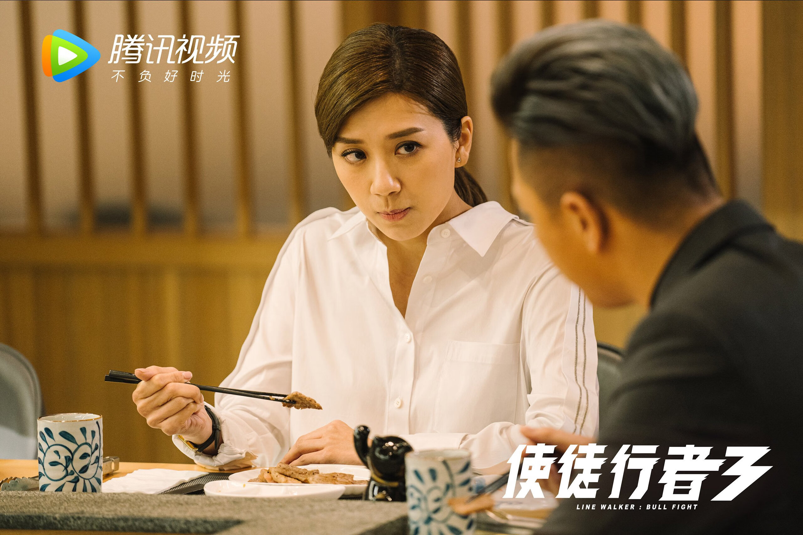 黑马、金球与十字路口，当勒沃库森终结土耳其童话，梅西在场外投下沉默一票